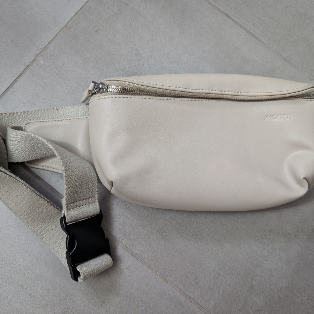 Sonos Cream Belt Bag Minimalist Design